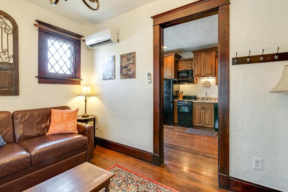 Aspenwood Manor Aparthotel Прово Екстериор снимка